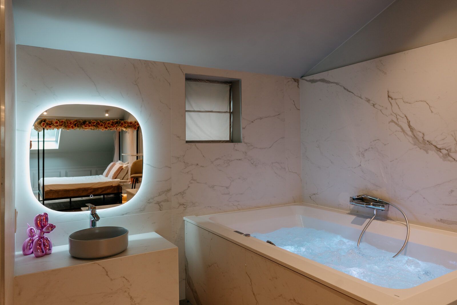 Balnéo XL de la suite Dior au Designer Hôtel